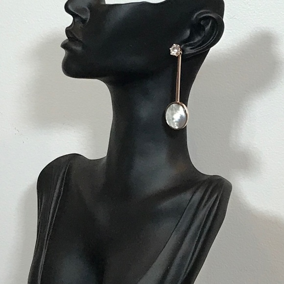 NWT Design Lab Lord & Taylor Women’s Single Rhinestone Gold Tone Drop Earrings - Picture 4 of 9